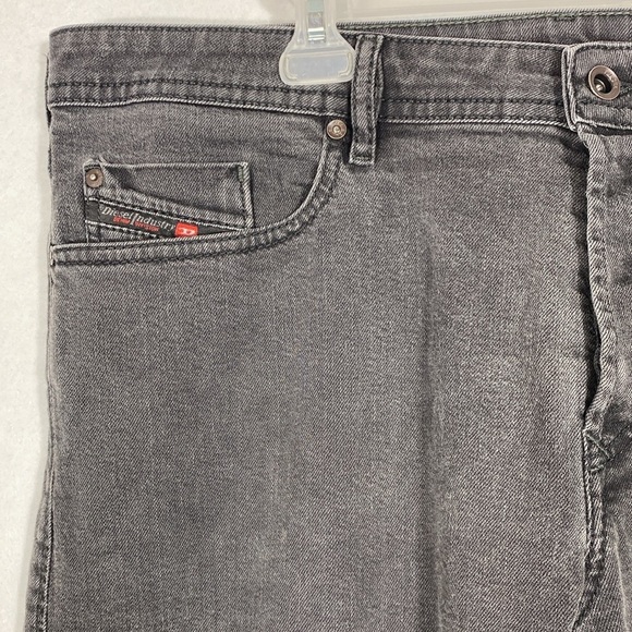 DIESEL Men’s Buster Regular Slim Tapered-Fit Jeans 38 x 32 Dark Gray Wash - Picture 5 of 15